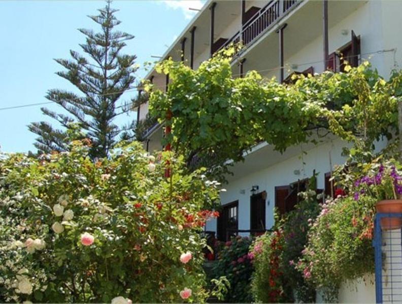 Hotel Erato Chorefton Exterior photo